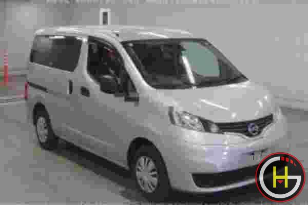 NISSAN NV 200